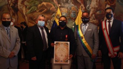 Jhonatan Rodríguez recibe Orden Francisco Esteban Gómez por su labor en DD.HH.
