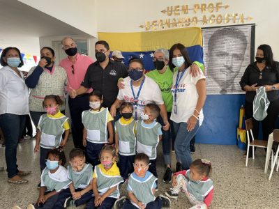 Cevamar apoya donación de 100 delantales e inicio del programa “Viveros Escolares” en Maneiro