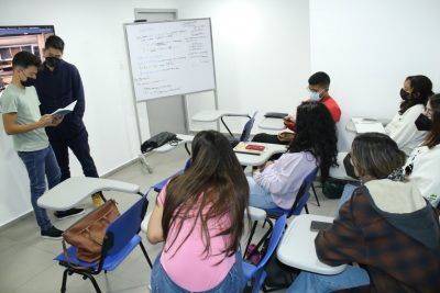Cevamar ofrece hasta un 30% de descuento en todos sus programas de inglés