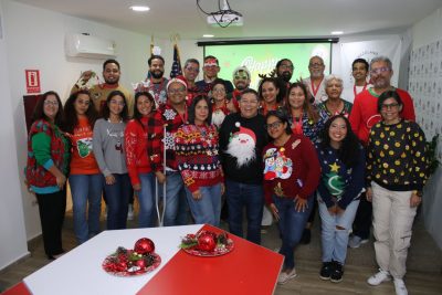 Una Navidad con suéteres coloridos y deliciosos sabores