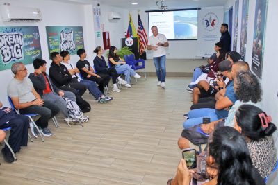En Cevamar desatan nudos al analizar los mitos del turismo insular